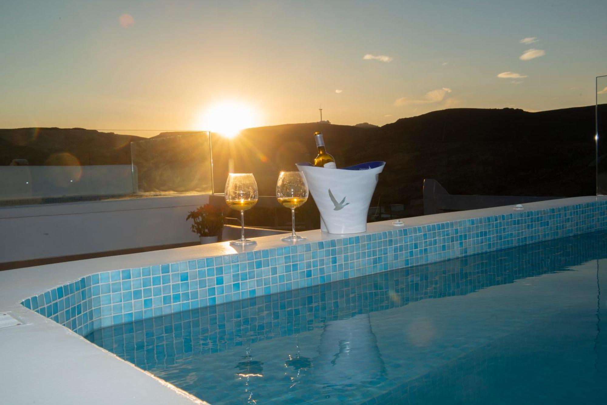 Myrsini'S Luxury Suites Merchia Mykonos Town Bagian luar foto